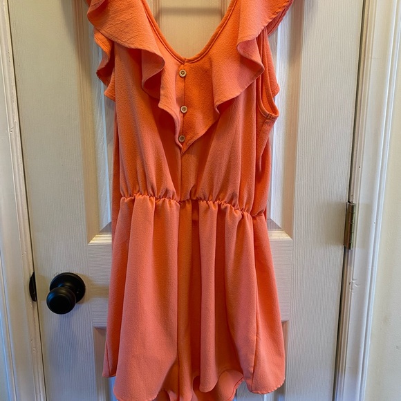 Boutique romper. Never worn! - Picture 2 of 4